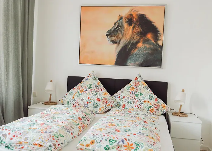 Zentrum, 2r, Eigene Terrasse, Wifi, 4p, Modern, Ruhig